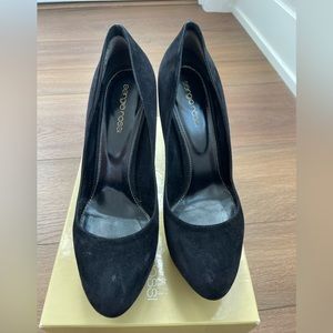 Sergio Rossi size 38. Black suede platform pumps